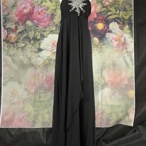 ELEGANT BLACK DINNER GOWN WITH BEADS/SEQUINS  SZ L